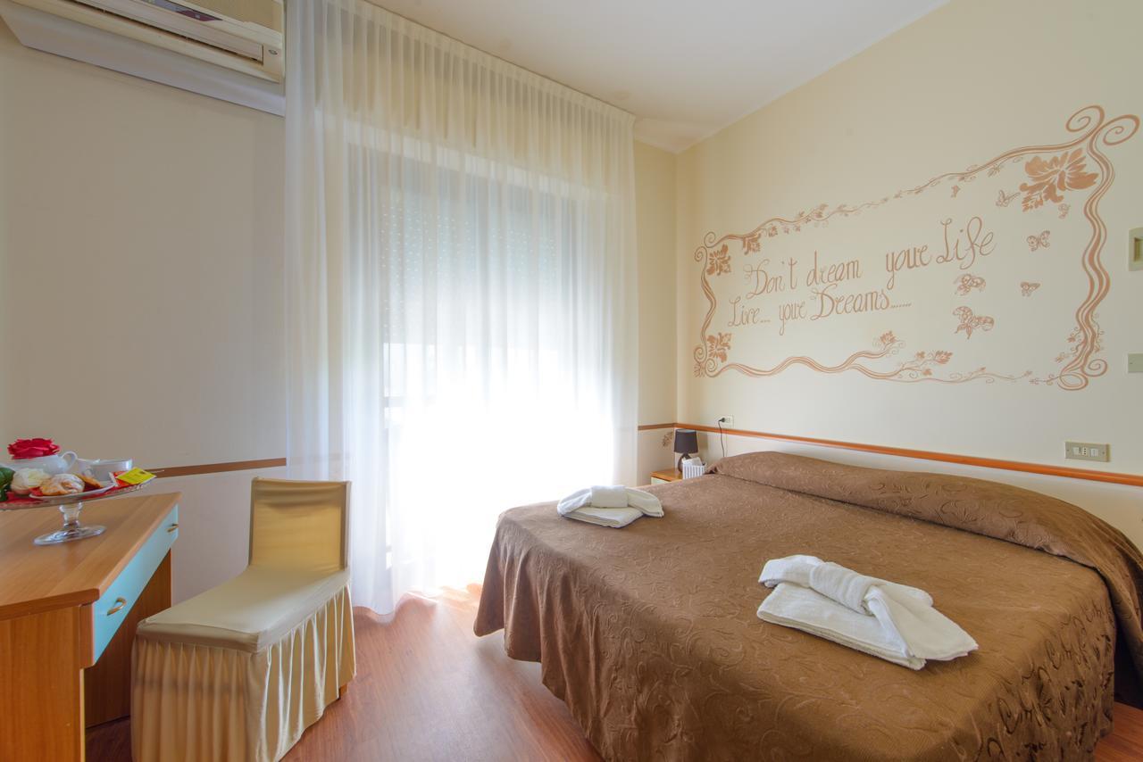 Hotel Maracaibo Ρίμινι Εξωτερικό φωτογραφία